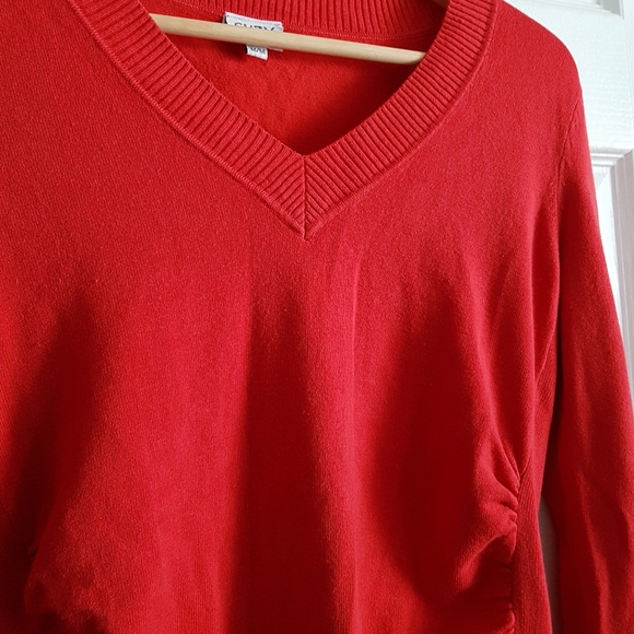 Curve Fitted Vneck Long Sleeve Top - Picture 2 of 6
